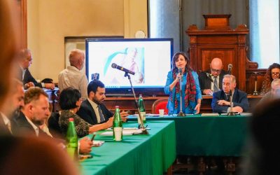 I dipinti del Maestro Angelucci arrivano nella sala per cui sono stati concepiti