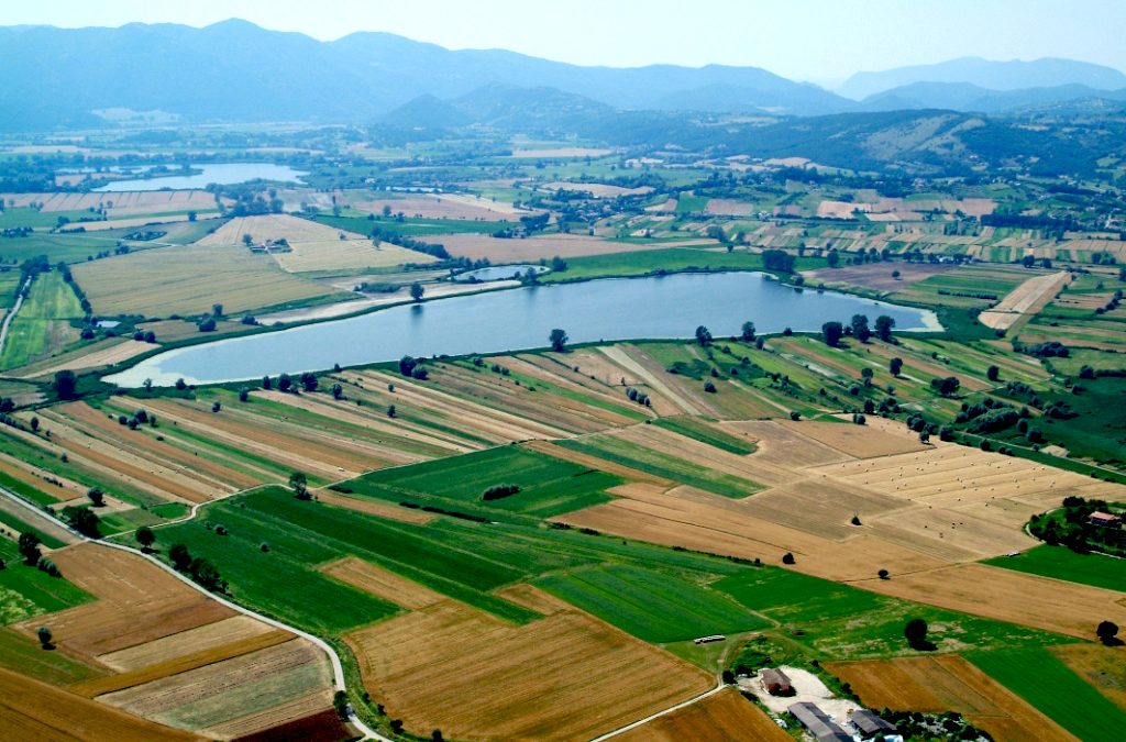 Piana Reatina: Connubio di bellezza e utilità – I laghi della piana reatina candidati ai Luoghi del Cuore FAI