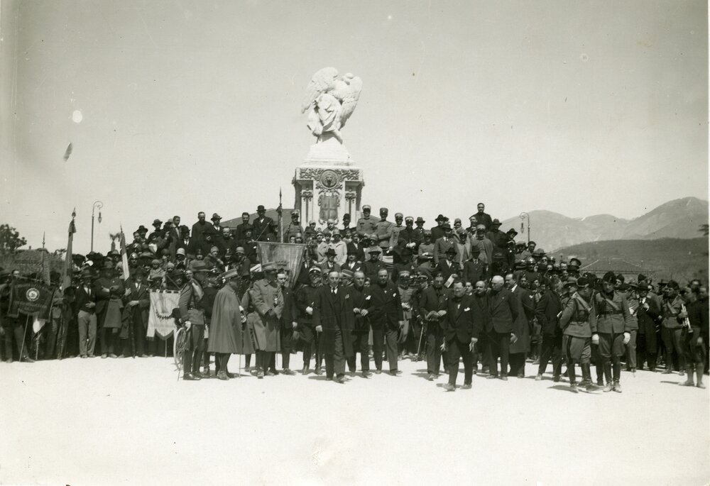 Il centenario del monumento ai Caduti della Grande Guerra, ideato e realizzato da Giuseppe Calcagnadoro e Giuseppe Inghilleri (13 giugno 1926) Il centenario del monumento ai Caduti della Grande Guerra, ideato e realizzato da Giuseppe Calcagnadoro e Giuseppe Inghilleri (13 giugno 1926)